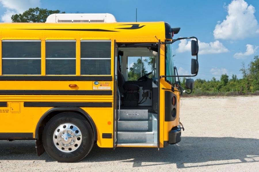  Blue Bird All American T3RE School Bus 2012 года  (фото 5 из 8)